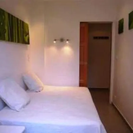 Apartment Sleeps 4 Air Con *