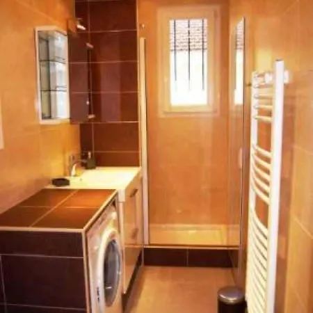 Sleeps 4 Air Con * Cannes