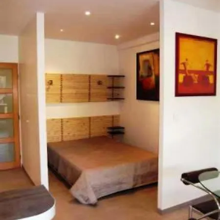 Apartment Sleeps 4 Air Con Cannes
