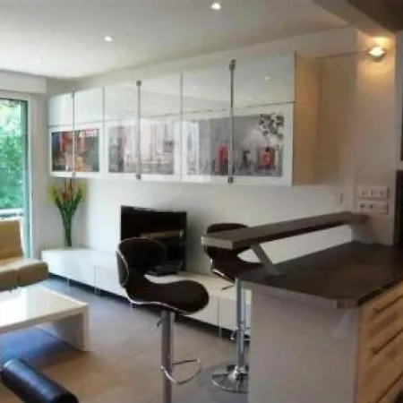 Apartment Sleeps 4 Air Con Cannes
